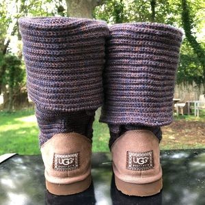 NWOT Knitted classic Cardy II 2 UGG boots. Navy